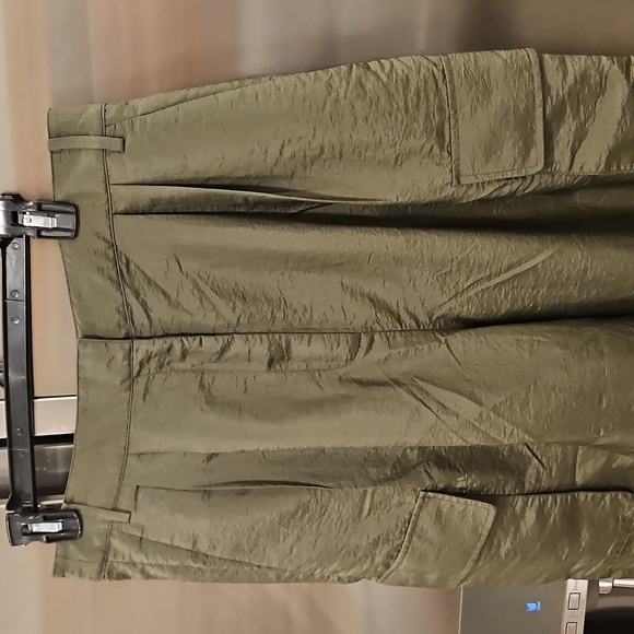 💕TIBI💕 Stella Crispy Nylon Pleated Cargo Pant ~ Army Green 8 NWT - Picture 9 of 15